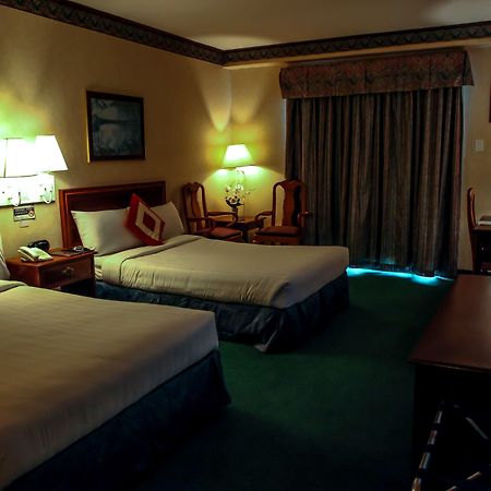 Days Hotel Tagaytay Tagaytay City Exterior photo