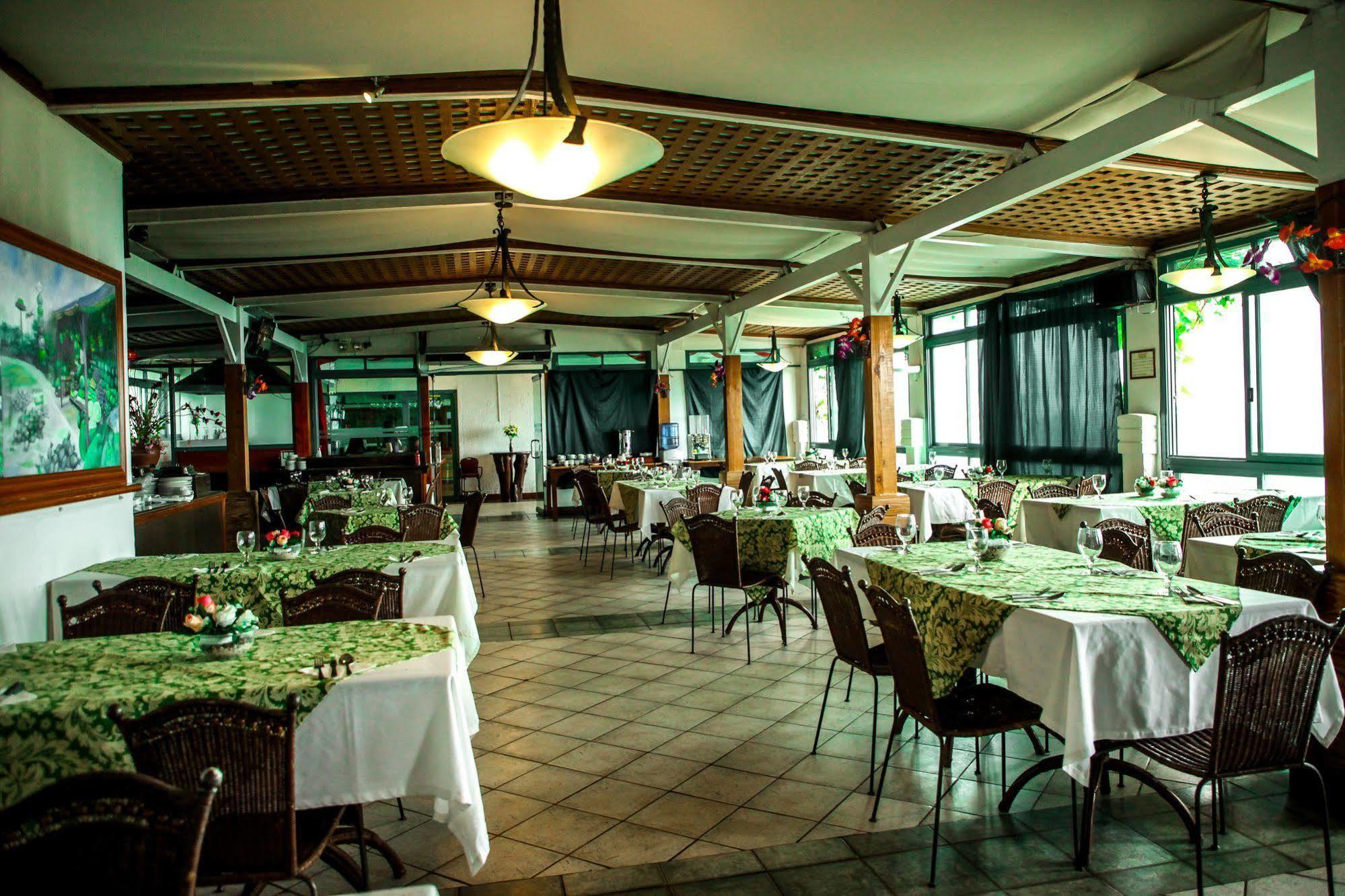 Days Hotel Tagaytay Tagaytay City Exterior photo